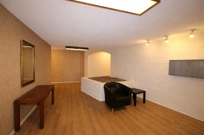 5405 Carlton St in Oakland, CA - Building Photo - Building Photo