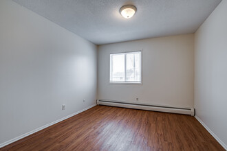 Century Oaks Apartments in Oakdale, MN - Foto de edificio - Interior Photo