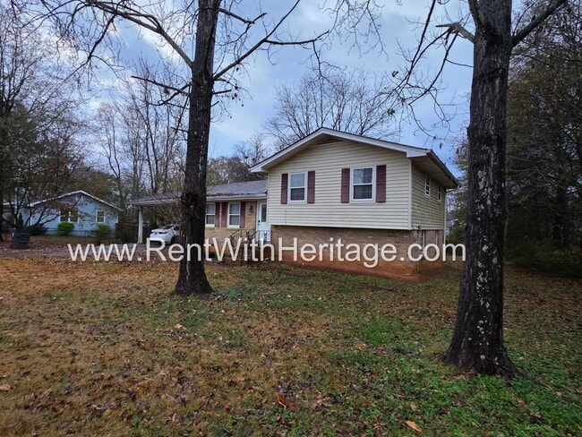 64 Wilburn Dr in Powder Springs, GA - Building Photo - Building Photo