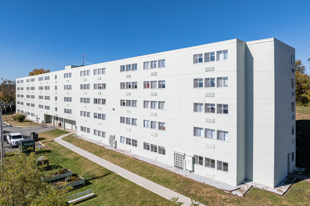 Plaza Towers Senior Apartments in Greeneville, TN - Building Photo