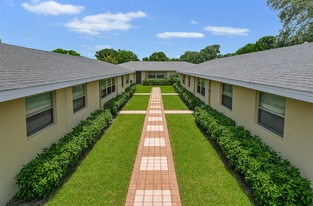 Waterford Villas - 6890- 6857 SW 5th St Margate, FL 33068 in Margate, FL - Building Photo