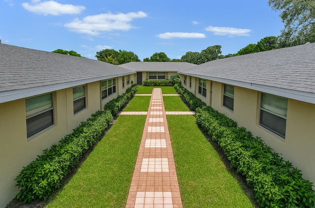 Waterford Villas - 6890- 6857 SW 5th St Margate, FL 33068