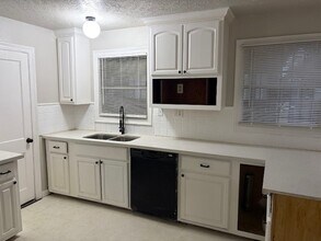 3150 Roberts Ave in Beaumont, TX - Foto de edificio - Building Photo