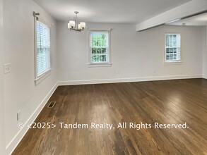 2710 Sharondale Ct in Nashville, TN - Building Photo - Building Photo