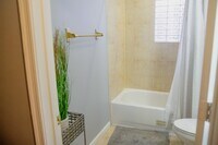 946 Brooks Ln, Unit 3 photo'