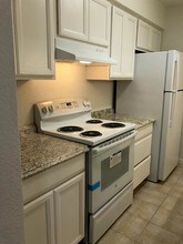 16111 Aspenglen Dr in Houston, TX - Building Photo - Building Photo