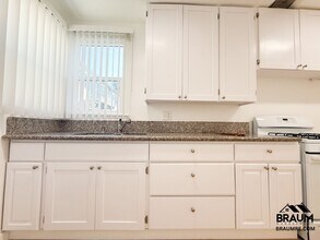 7339 Woodman Ave in Los Angeles, CA - Building Photo - Building Photo