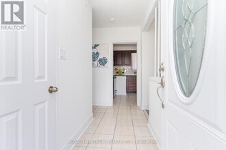 55 Bridgenorth Crescent in Toronto, ON - Building Photo - Building Photo