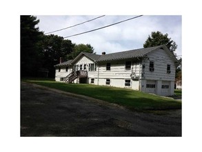 137 Sayles Hill Rd in North Smithfield, RI - Building Photo - Primary Photo