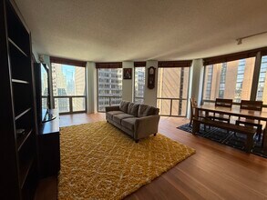 222 N Columbus Dr in Chicago, IL - Building Photo - Building Photo