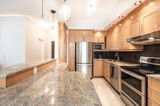 3455 Rue Drummond in Montréal, QC - Building Photo - Building Photo