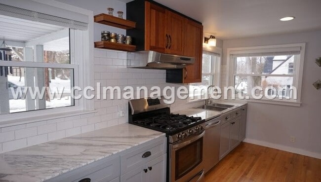 501 W Dean Ave in Monona, WI - Building Photo - Building Photo