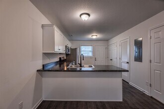 100 Commerce St in Elkton, KY - Building Photo - Building Photo