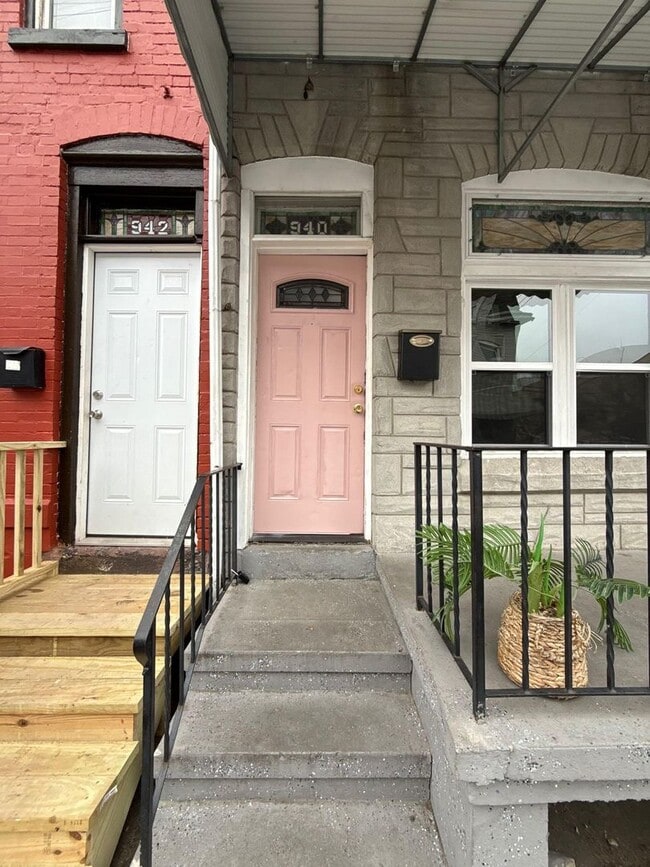 property at 940 Muhlenberg St