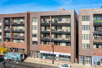 1832 W Irving Park Rd in Chicago, IL - Building Photo - Building Photo