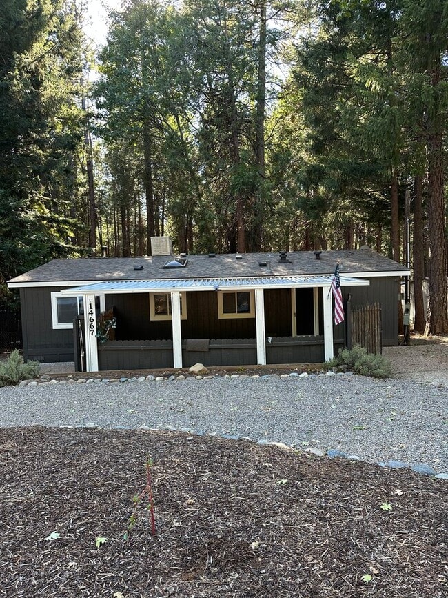 property at 14667 Bridgeport Cir