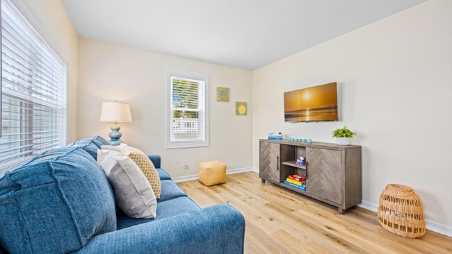property at 124 W Heather Rd