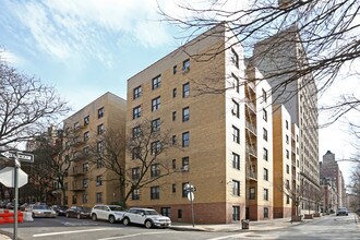 345 Riverside Dr in New York, NY - Building Photo - Building Photo