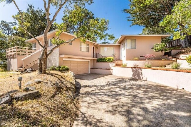 property at 1 El Caminito