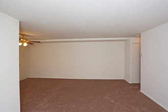 Canal House Apartments in Morrisville, PA - Building Photo - Interior Photo