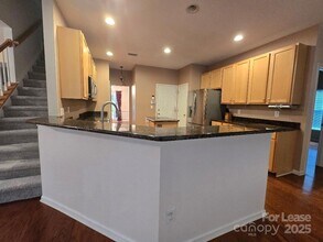 8221 Brookings Dr in Charlotte, NC - Building Photo - Building Photo