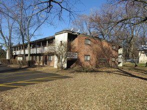 Cabana Place Apartment in St. Ann, MO - Foto de edificio - Building Photo