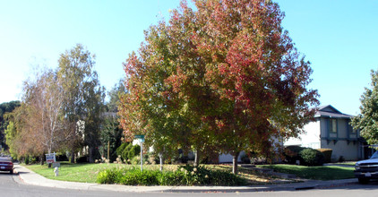 2140 Woolner Ave in Fairfield, CA - Building Photo - Building Photo