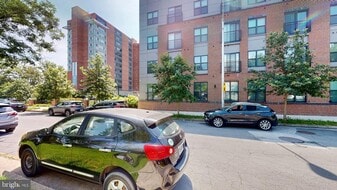 301 McMechen St in Baltimore, MD - Building Photo