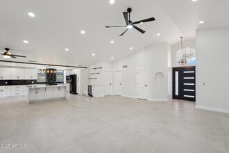 5704 E Estrid Ave in Scottsdale, AZ - Building Photo - Building Photo