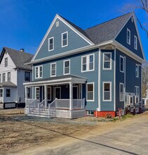 361 Miller Ave, Unit 3 in Portsmouth, NH - Foto de edificio - Building Photo