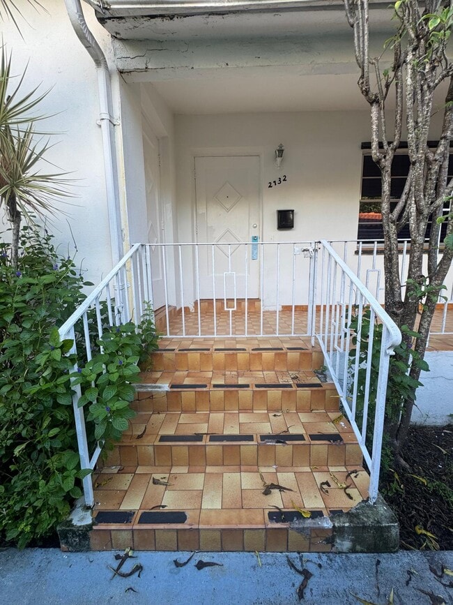 2732 SW 23rd Ter in Miami, FL - Building Photo - Building Photo