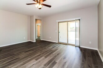8231 W Razorbill Dr in Tucson, AZ - Foto de edificio - Building Photo