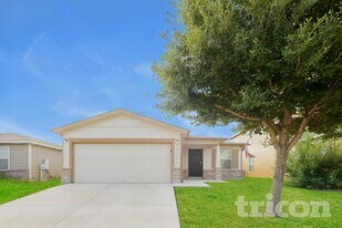 8822 Preserve Trail in San Antonio, TX - Building Photo