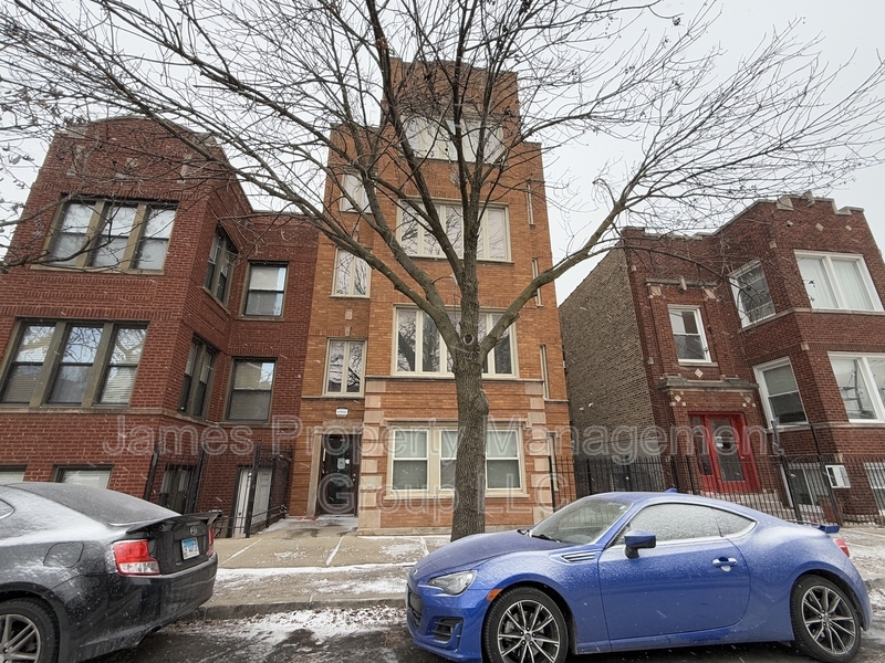 3702 W Wrightwood Ave in Chicago, IL - Building Photo