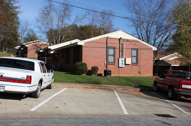 110 Gwinnett St in Buford, GA - Foto de edificio - Building Photo