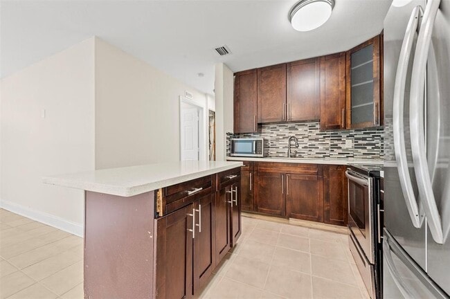 1524 NW 18th Ct in Fort Lauderdale, FL - Foto de edificio - Building Photo