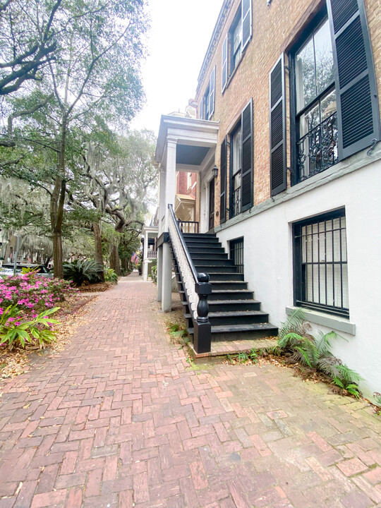 406 Drayton St in Savannah, GA - Building Photo