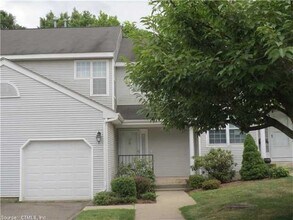 105 The Mews in Rocky Hill, CT - Building Photo - Building Photo