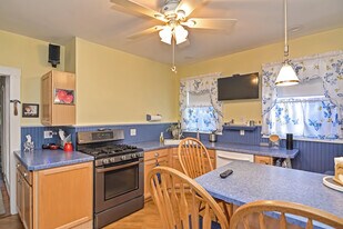 17 Malvern Ave, Unit 1 in Somerville, MA - Building Photo