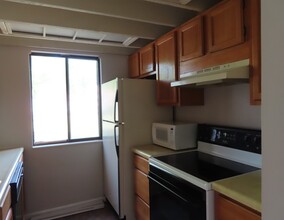 2109 Melrose Dr, Unit A in Champaign, IL - Foto de edificio - Building Photo