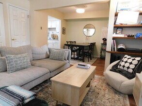 543 Longshore Dr in Ann Arbor, MI - Building Photo - Building Photo