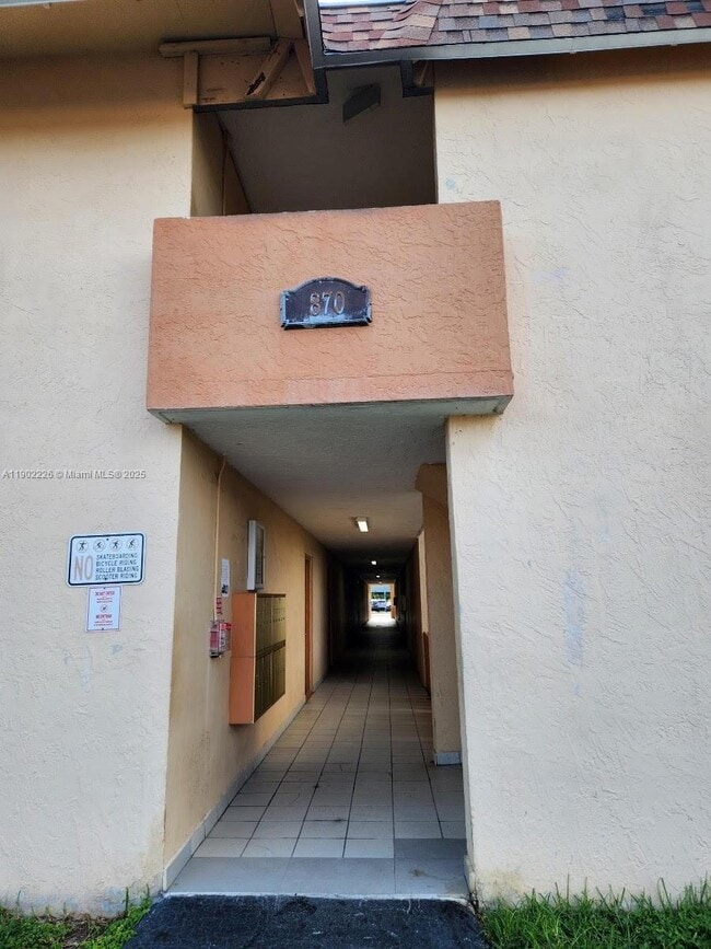 870 SW 129th Pl in Miami, FL - Building Photo - Building Photo