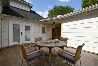 11615 Trailmont Dr in Houston, TX - Building Photo - Building Photo