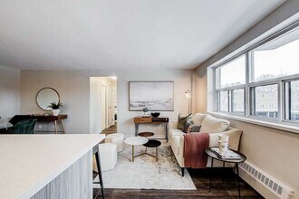 9960 Bayview Av in Richmond Hill, ON - Building Photo - Building Photo