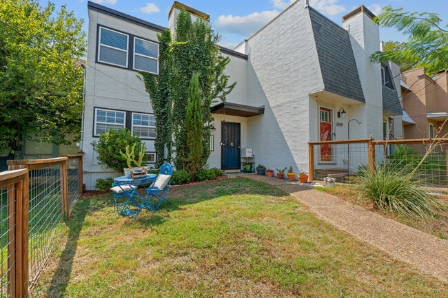 3211 Northeast Dr in Austin, TX - Building Photo - Building Photo