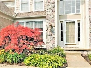 47498 Fox Run Dr in Canton Township, MI - Building Photo - Building Photo