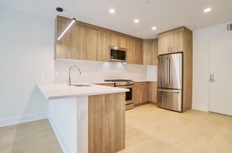 303 Madison St in Hoboken, NJ - Building Photo - Building Photo