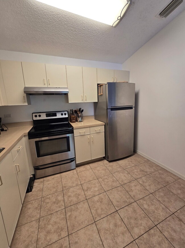 3650 N 56th Ave, Unit 520 in Hollywood, FL - Foto de edificio - Building Photo