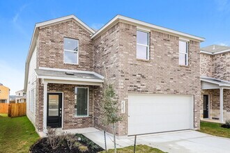 15522 Crescent Pne in San Antonio, TX - Building Photo - Building Photo