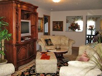 Living Area - Valley Ridge Residences Apartamentos in Branson, Missouri